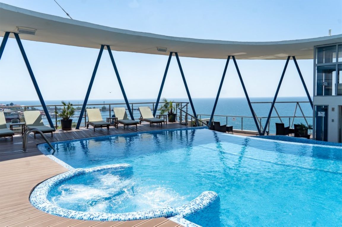 Sol Marina Palace Hotel-Bazen.jpg