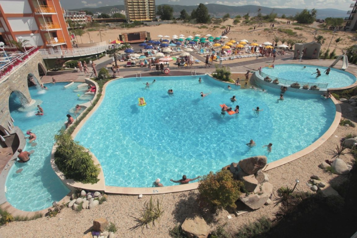 Hotel Nessebar Beach bazen.jpg