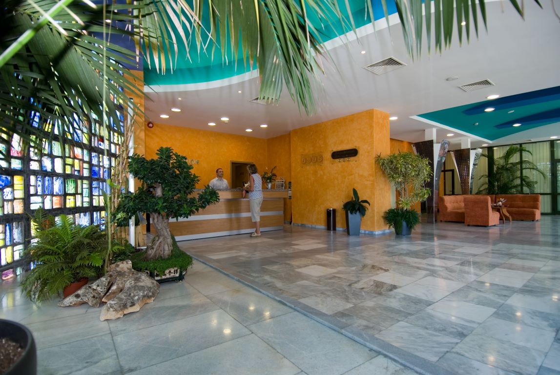 Nessebar Beach hotel recepcija i lobby.jpg