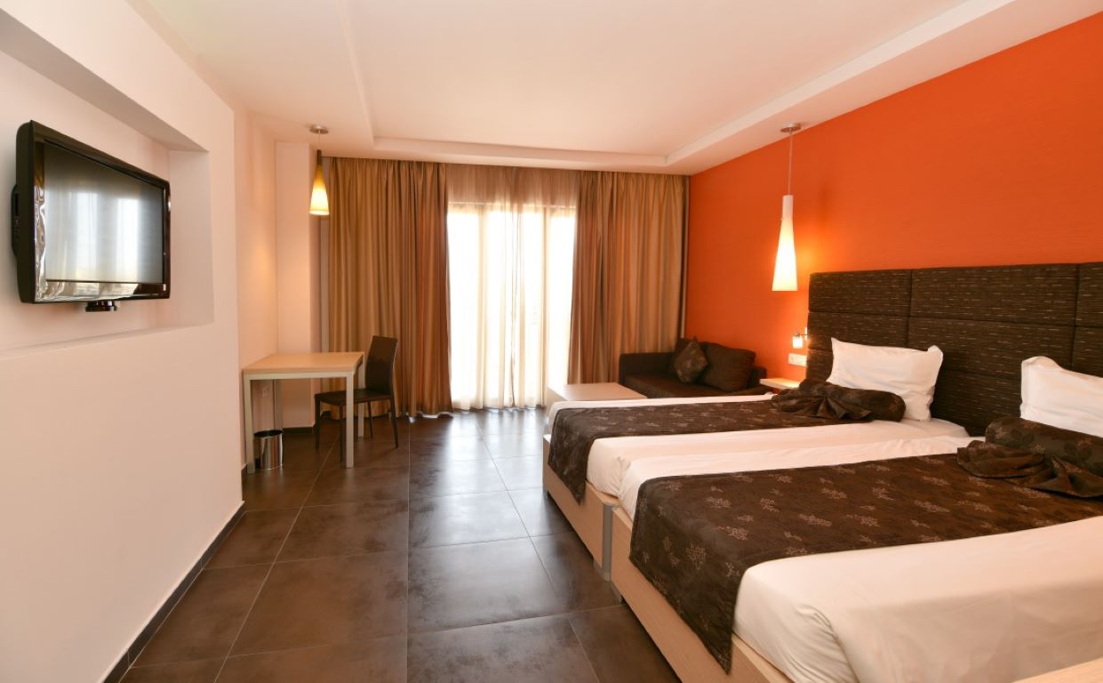 Hotel Dolce Vita Sunshine Resort-Standardna soba pogled park.jpg