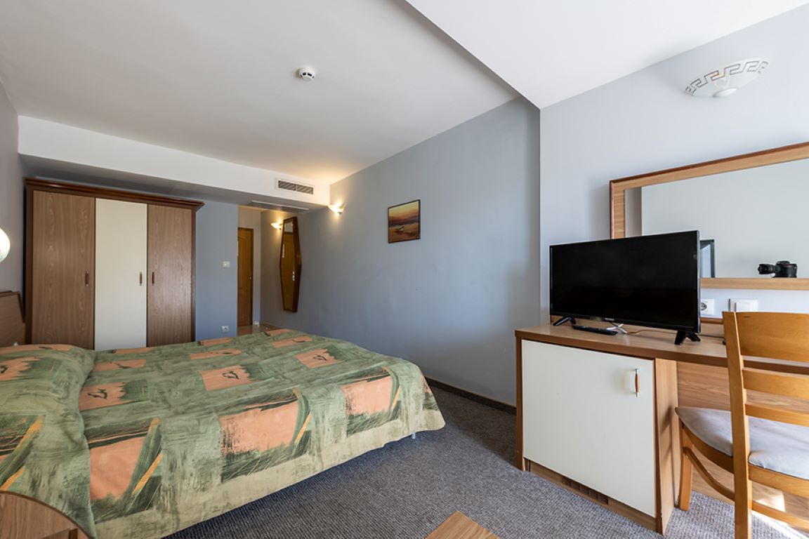 Hotel Hrizantema double economy soba.jpg