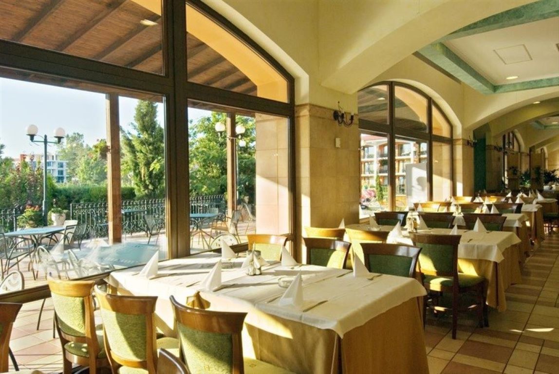 Hotel Hrizantema restoran.jpg