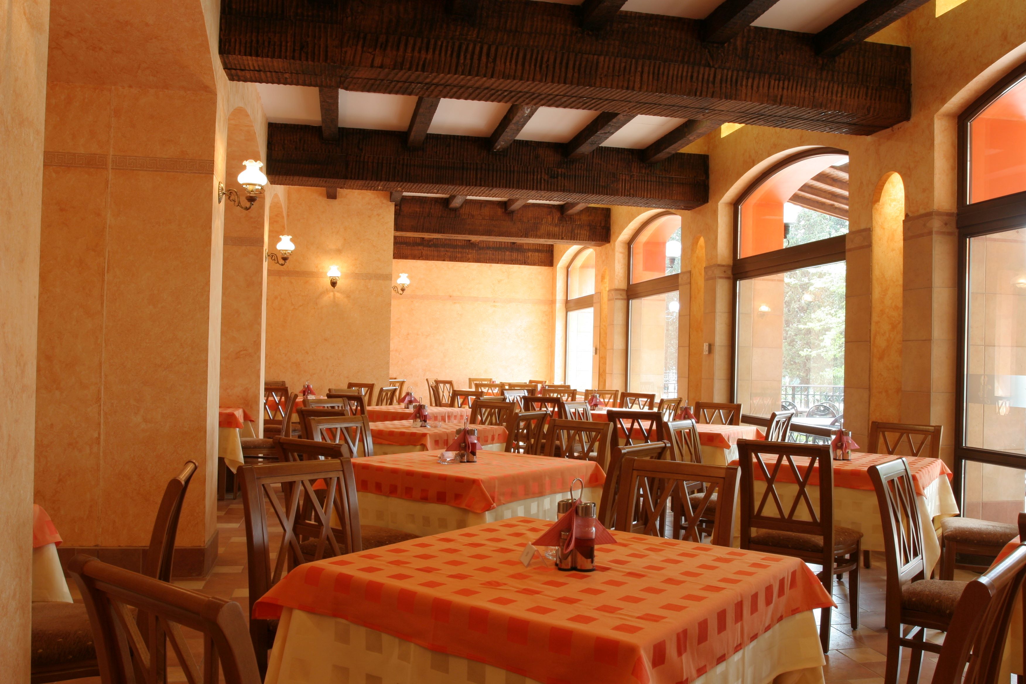 Hotel Hrizantema riblji restoran.jpg