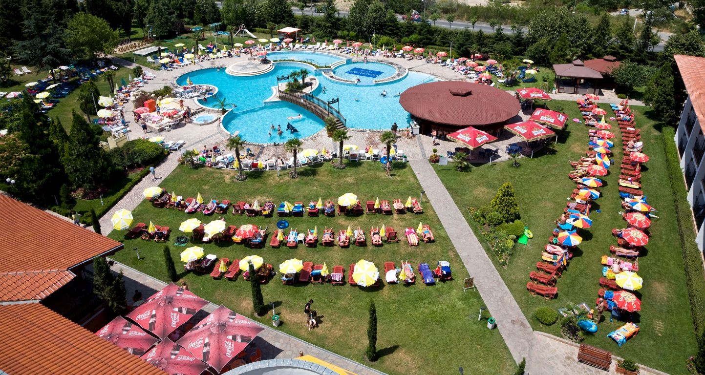 Hrizantema hotel bazen.jpg