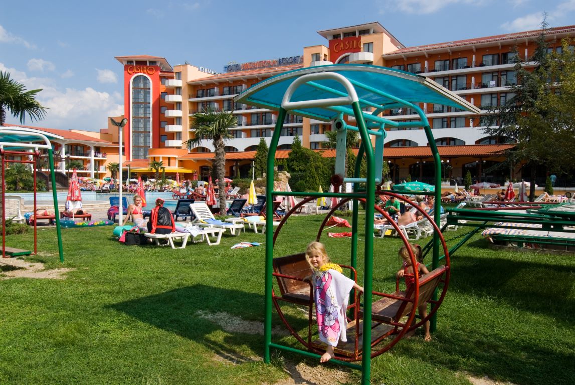 Hrizantema hotel decije igraliste.jpg