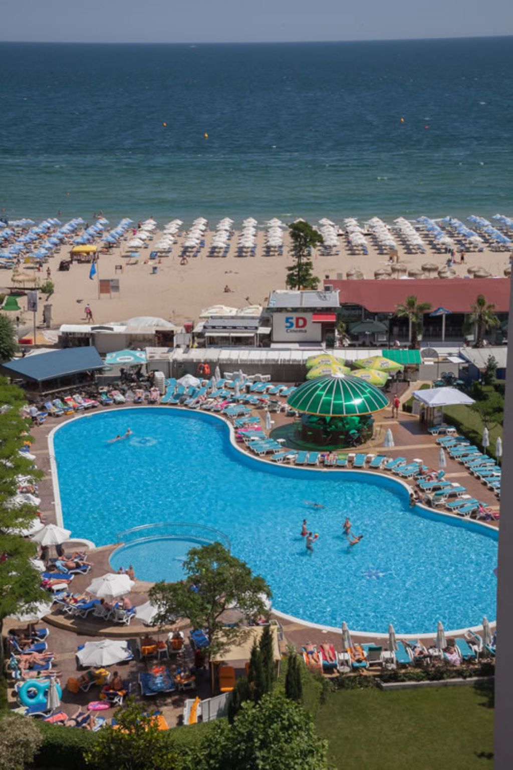 Hotel Slavyanski bazen i plaza.jpg