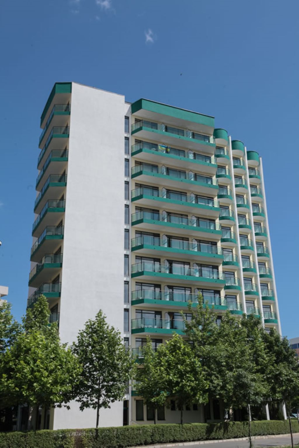 Slavyanski hotel zgrada.jpg