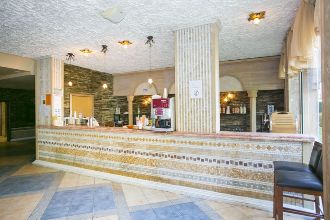 Andalucia Beach Hotel-Lobby bar.jpg