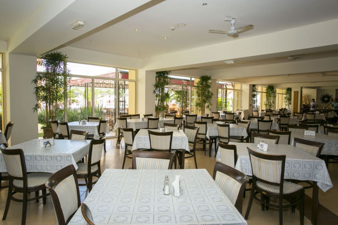 Andalucia Beach-Restoran.jpg