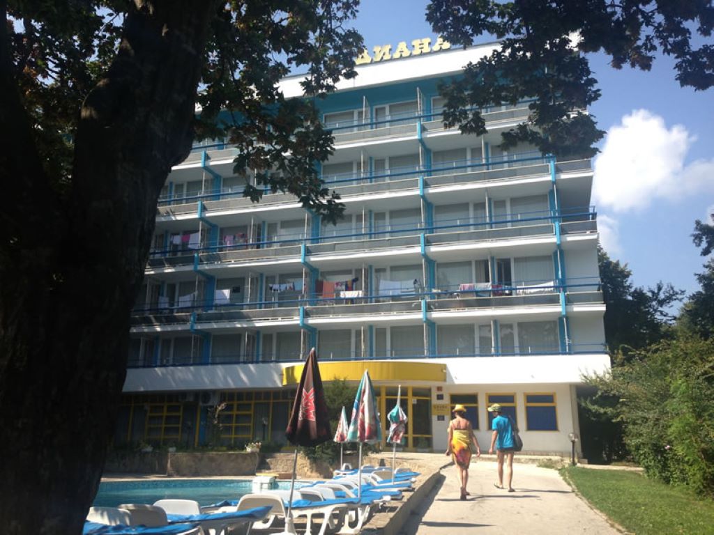 Hotel Diana-Hotel spolja.jpg
