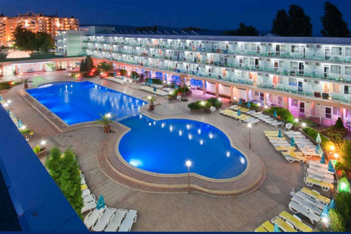 Kotva Hotel bazen.jpg