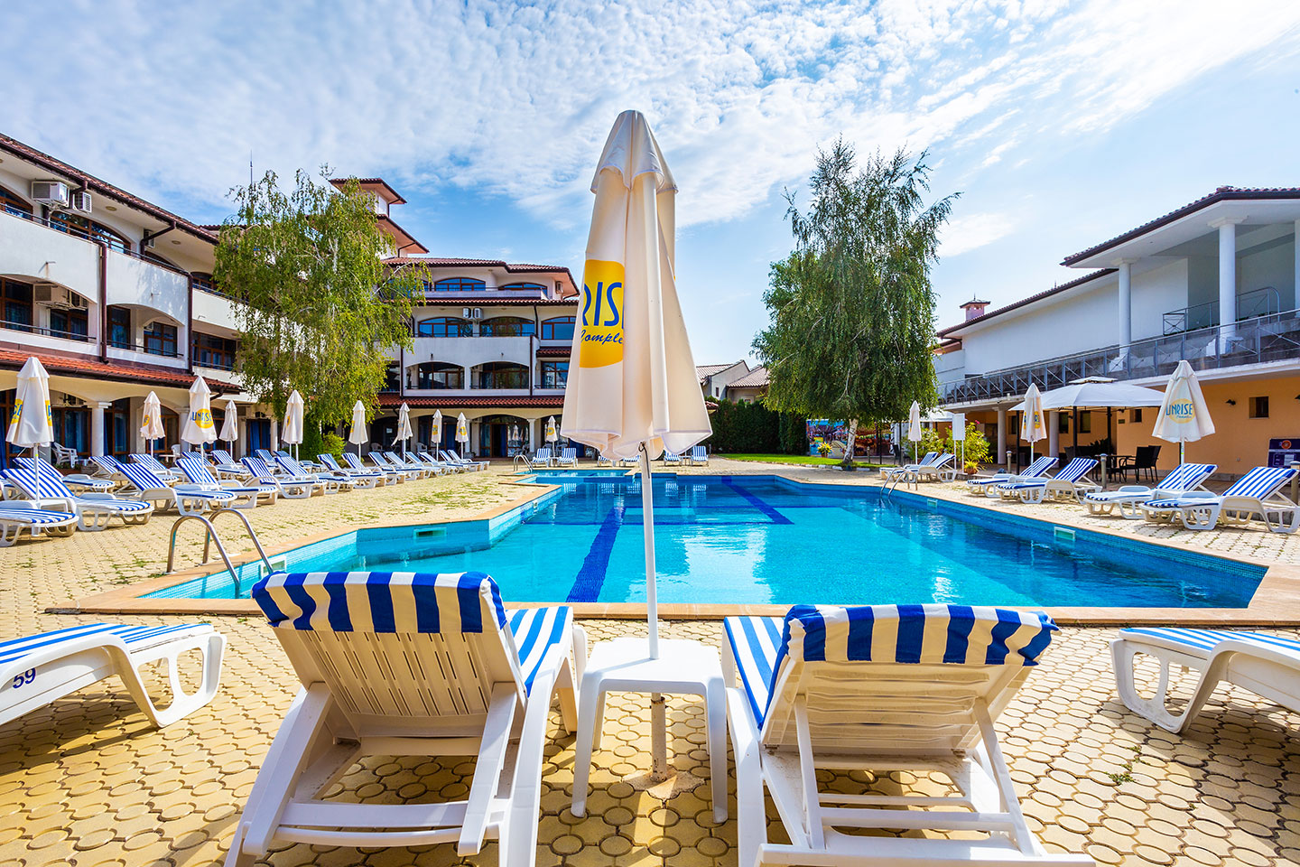 Sunrise Hotel-Bazen.png