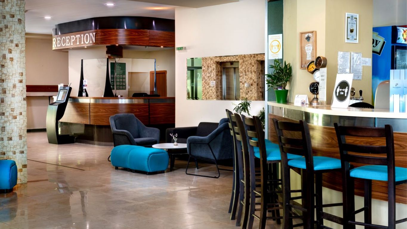 Palm Beach Hotel-Lobby.jpg