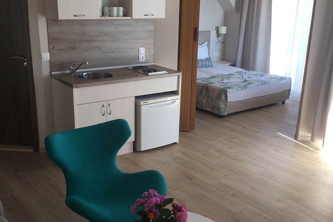Heliso Balchik Hotel-Jednosoban apartman panorama.jpg