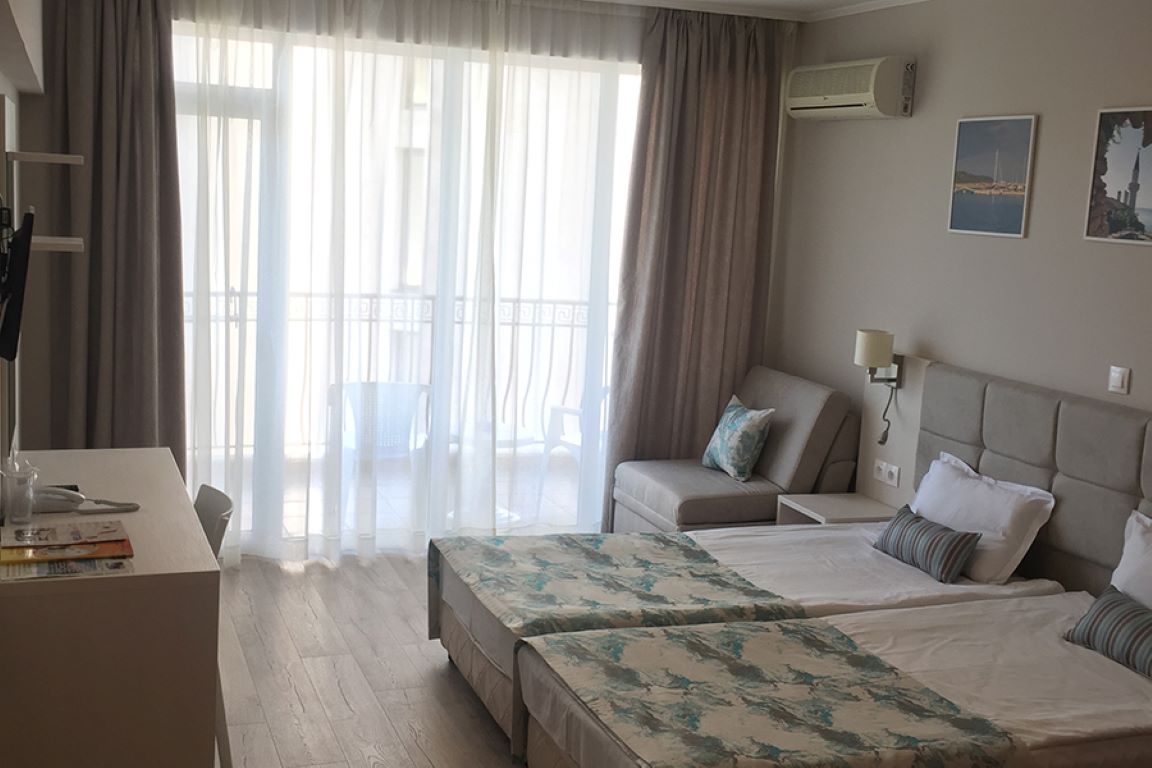 Hotel Helios Balchik-Standardna soba.jpg