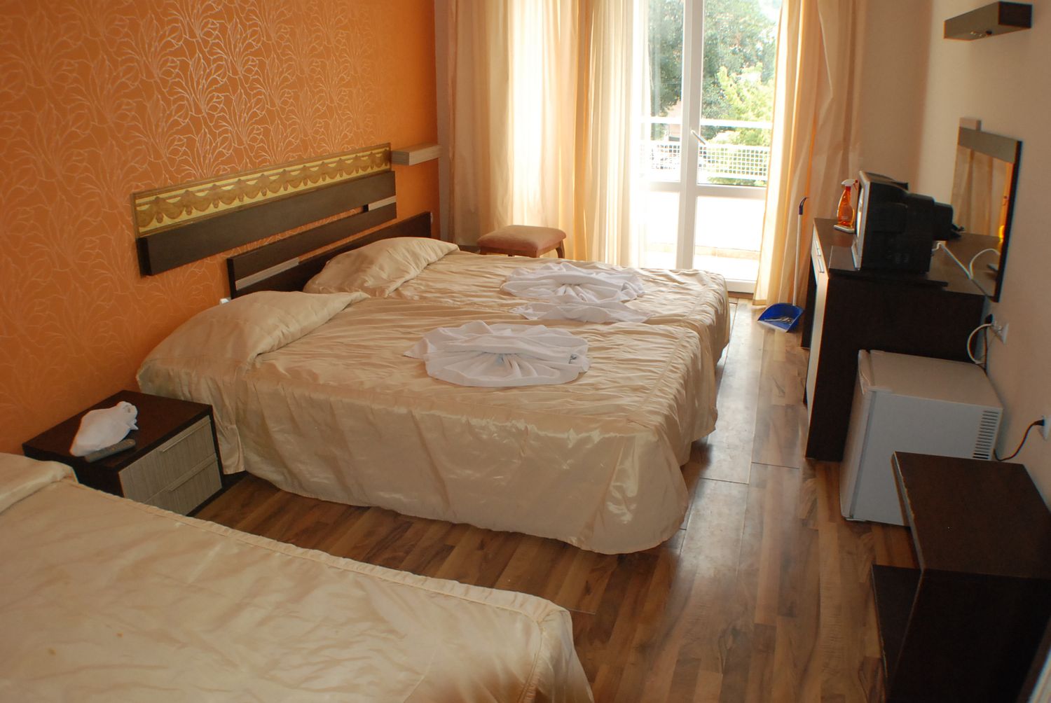 Hotel Lotos Balchik-Trokrevetna soba.jpg