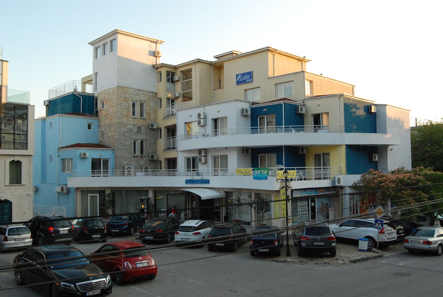 Lotos Balchik-Parking.jpg