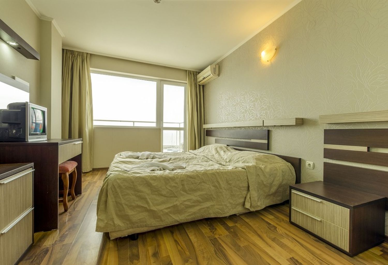 Lotos Balchik-Standardna renovirana soba.jpg