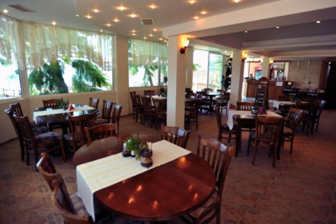 Hotel Oasis Balchik-Restoran.jpg