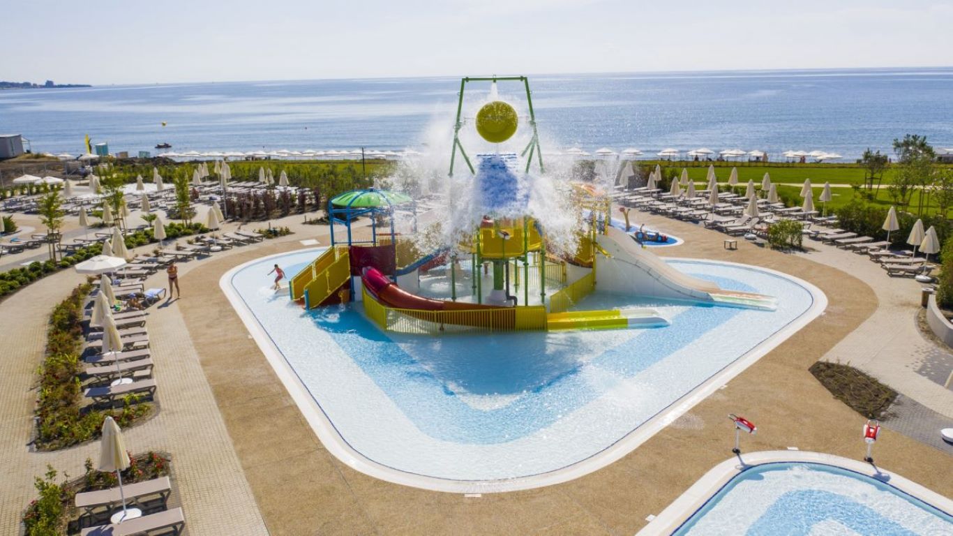 Hotel Wave Resort-Aqua park.jpeg