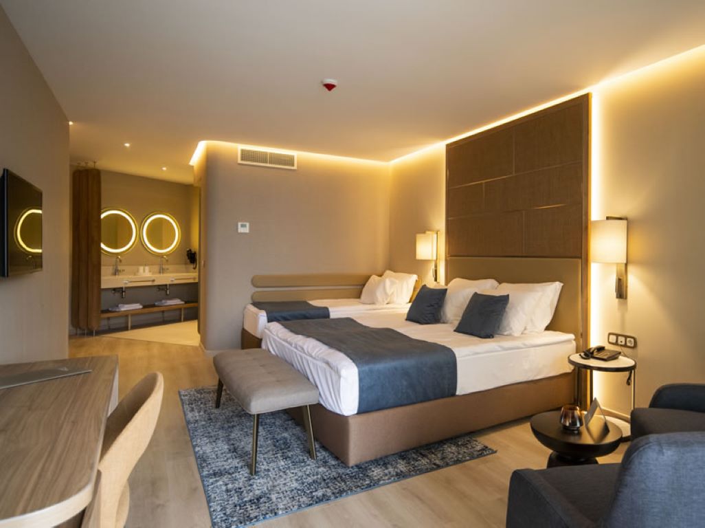 Hotel Wave Resort-Standardna soba delimican pogled more.jpg