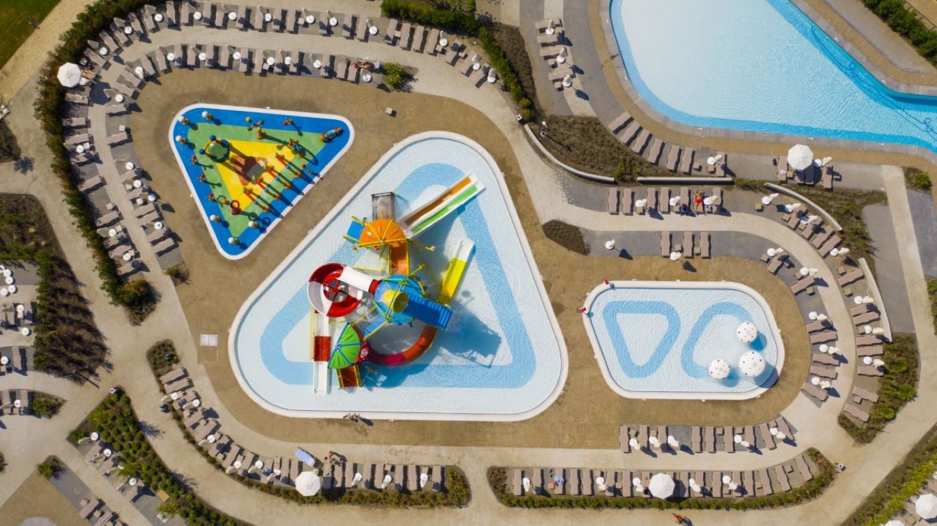 Wave Resort-Aqua park.jpeg