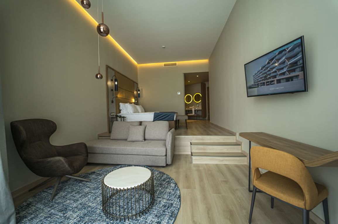 Wave Resort Hotel-Premium soba delimican pogled more.jpg