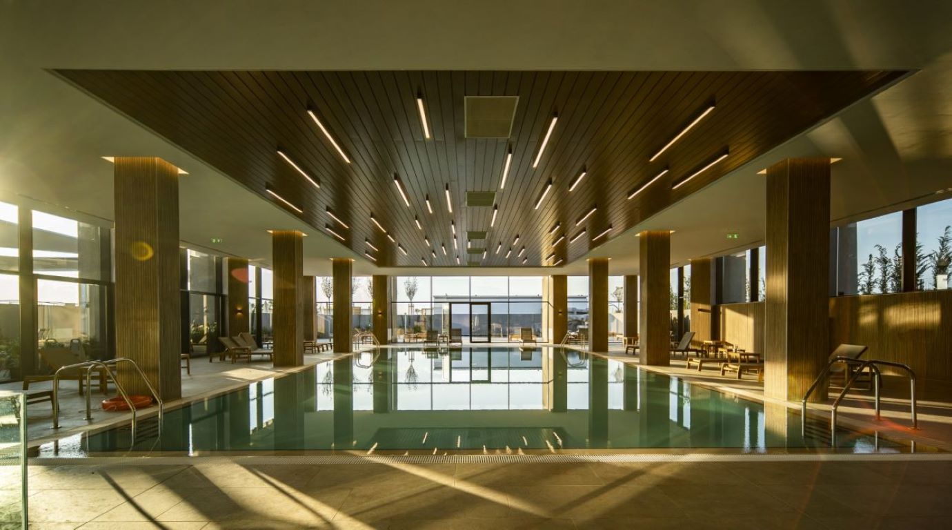 Wave Resort Hotel-Unutrasnji bazen.jpeg