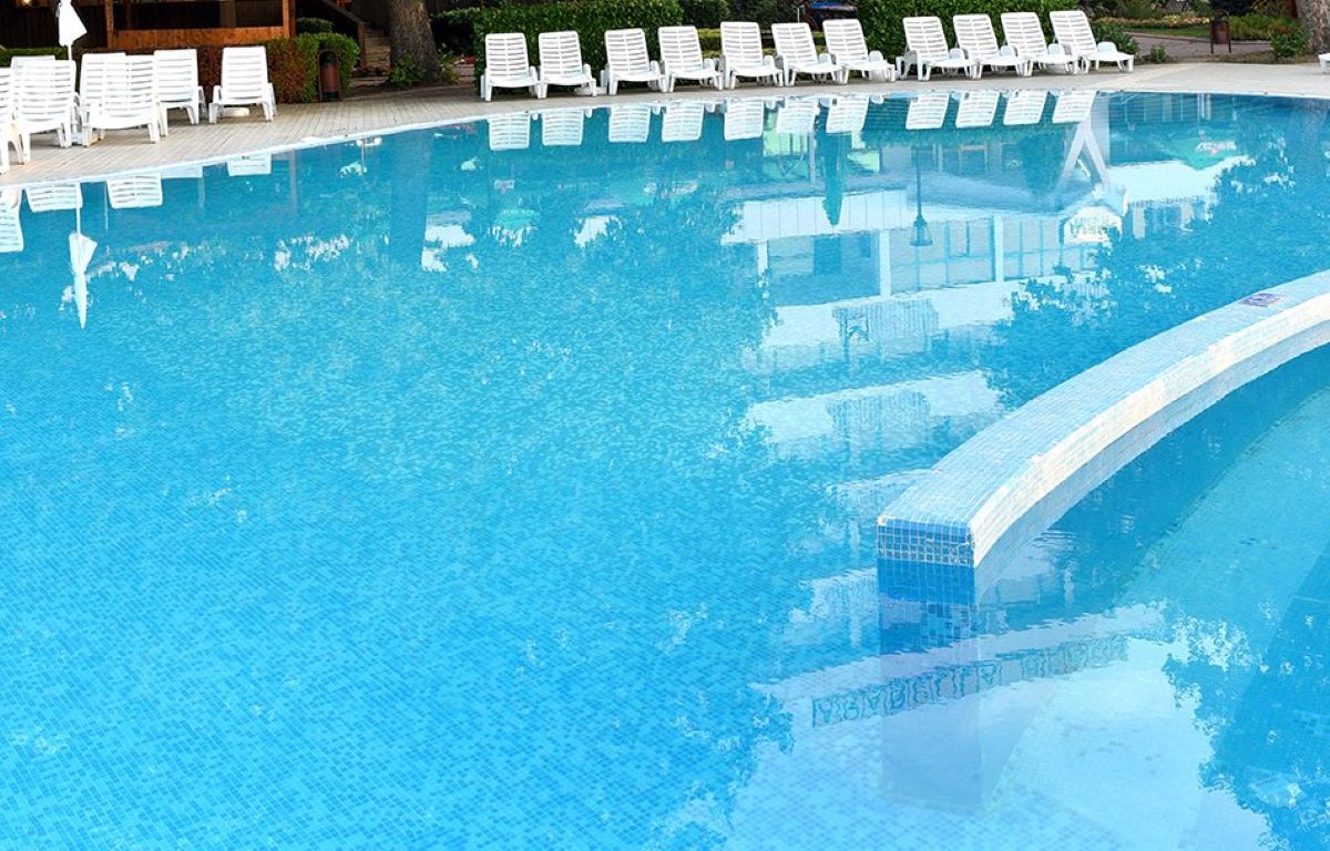 Arabella Beach-Bazen.jpg