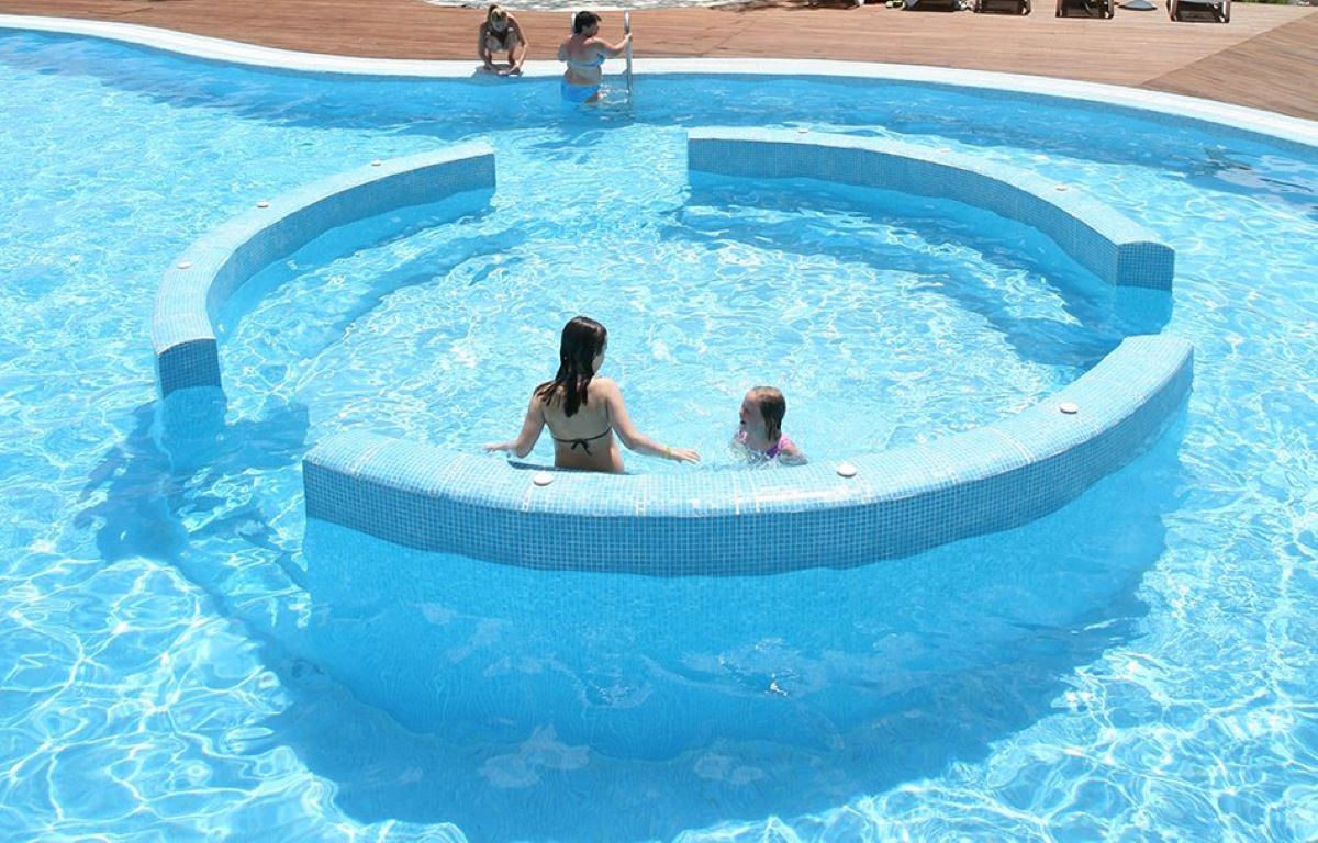 Arabella Beach Hotel-Deciji bazen.jpg