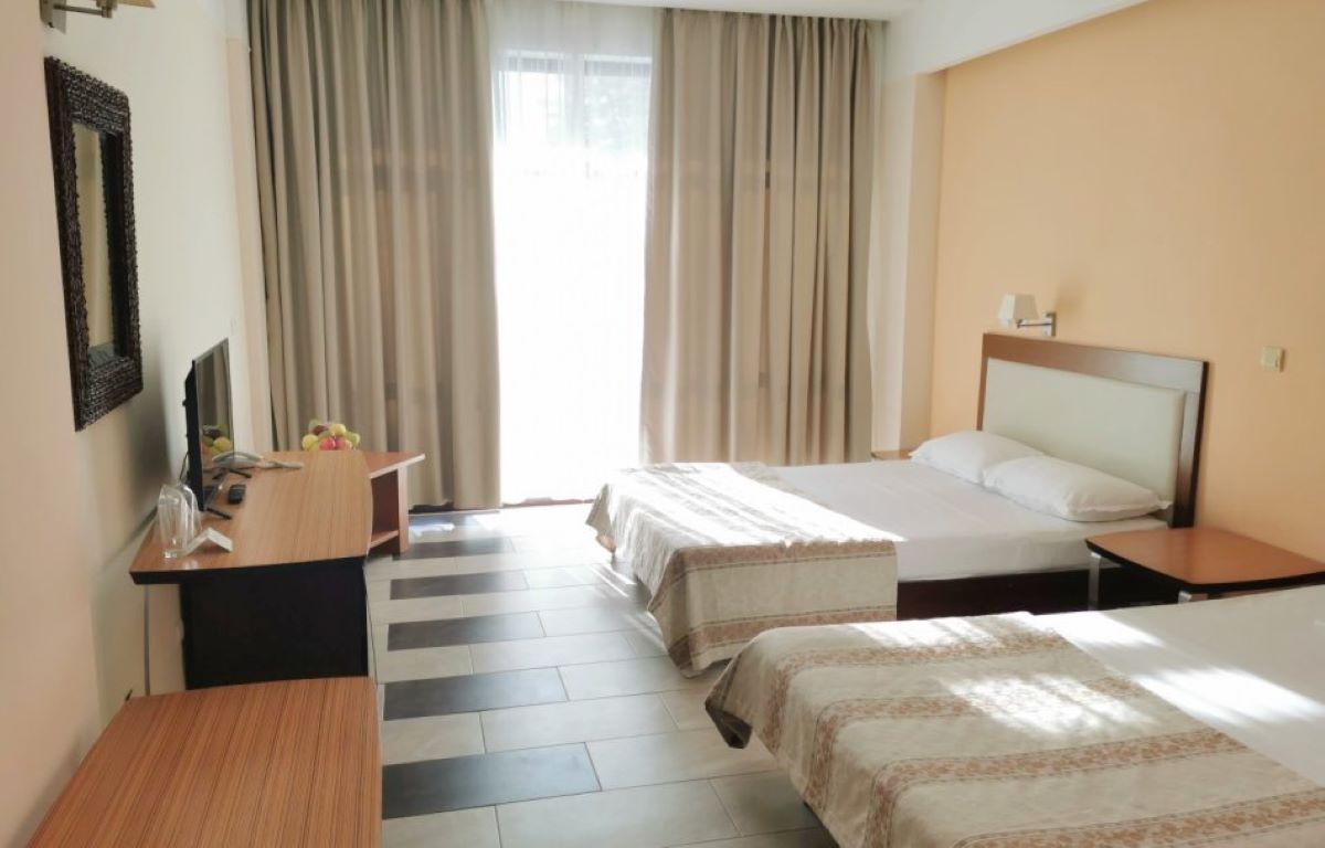 Arabella Beach Hotel-Standardna plus soba pogled more.jpg