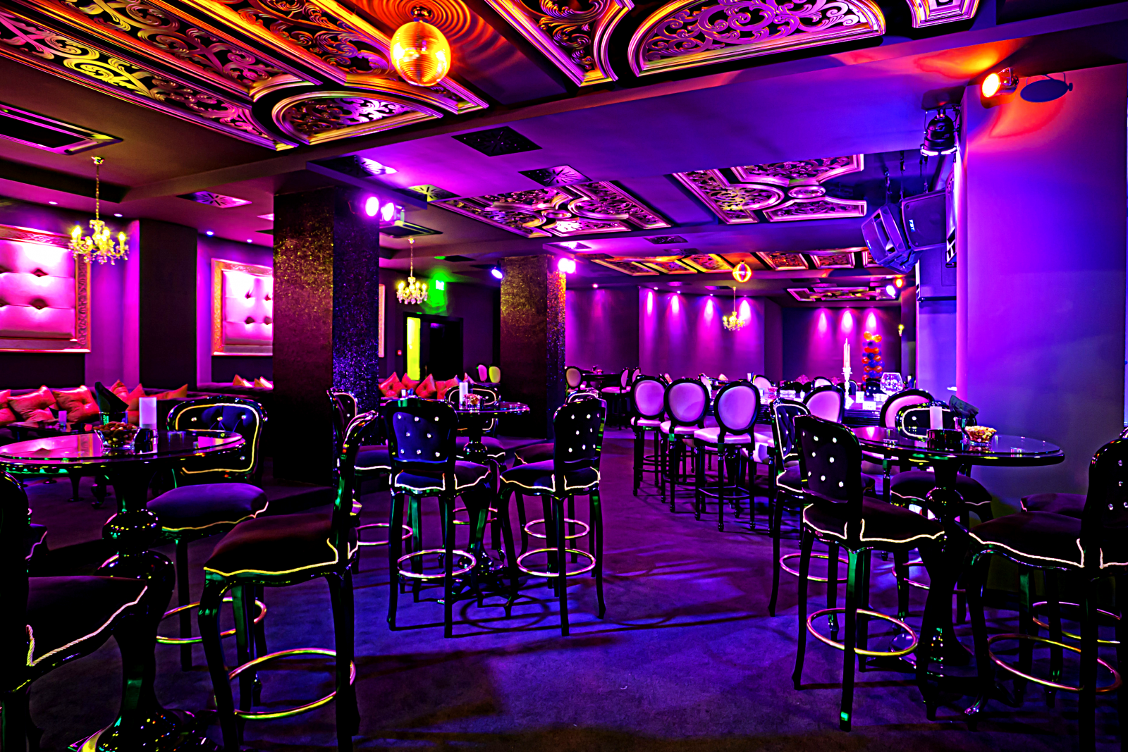 Grand Hotel Primorets-Piano bar.png