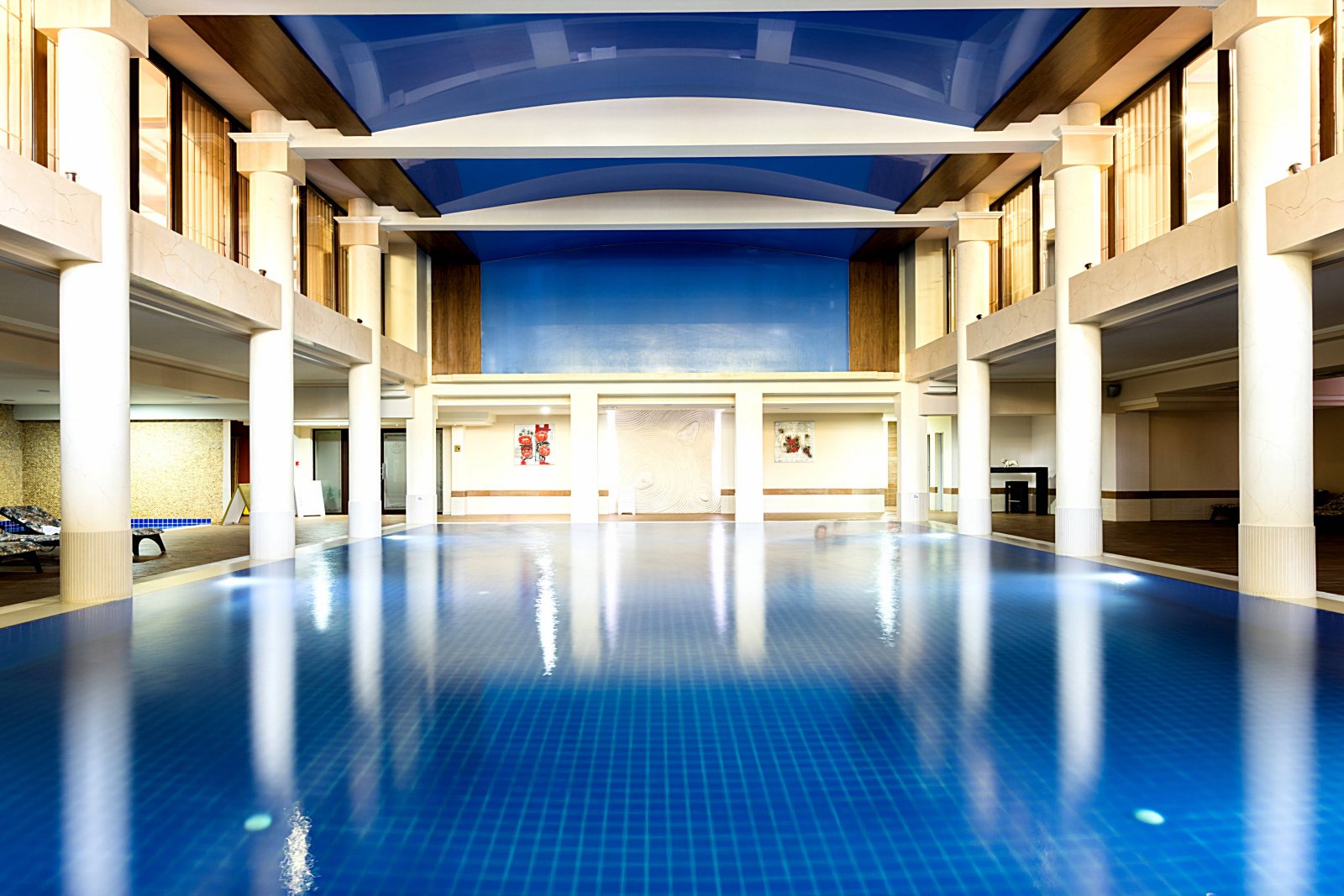 Grand Hotel Primorets-Unutrasnji bazen.jpg