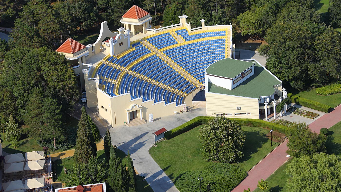 Marina Beach Hotel-Amfiteatar.jpg