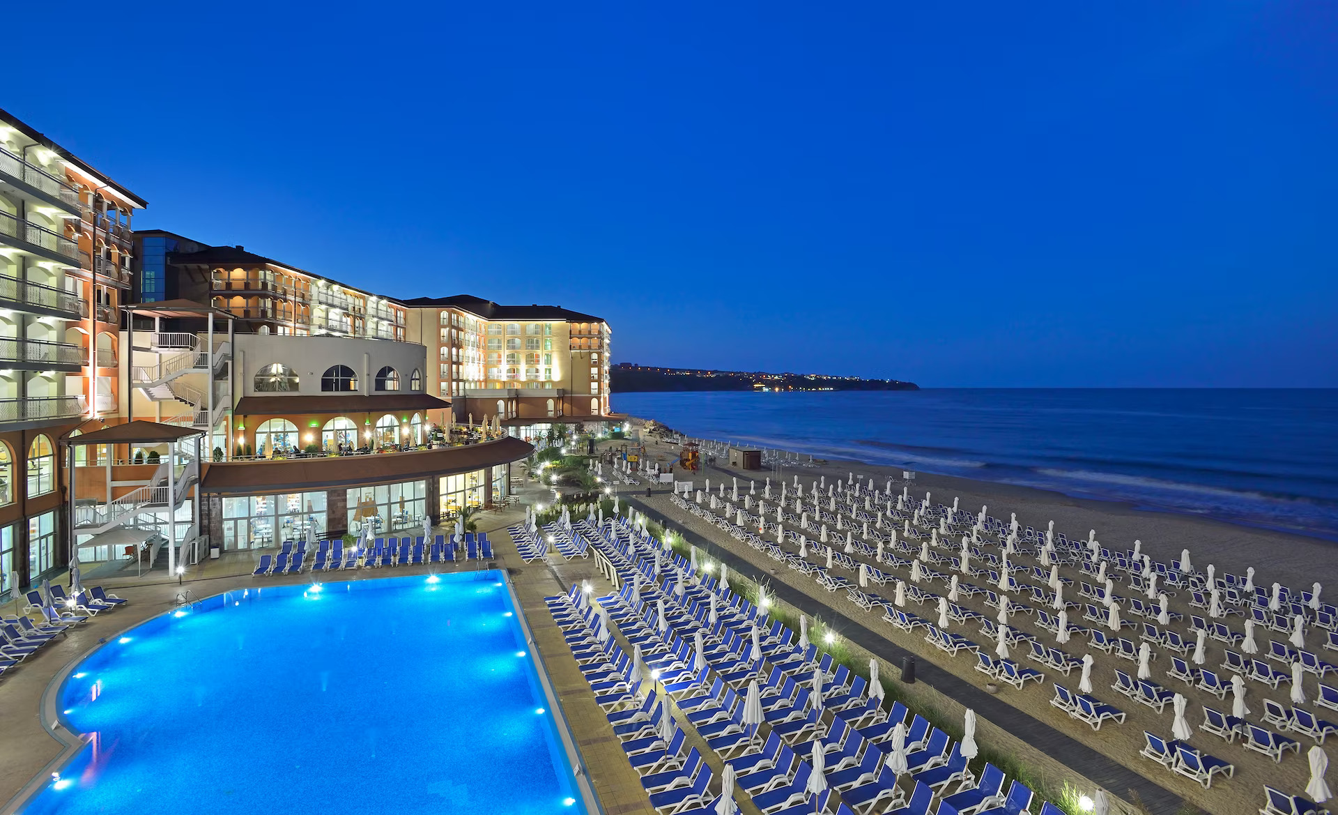Hotel Sol Luna Bay Resort-Nocni izgled.jpg