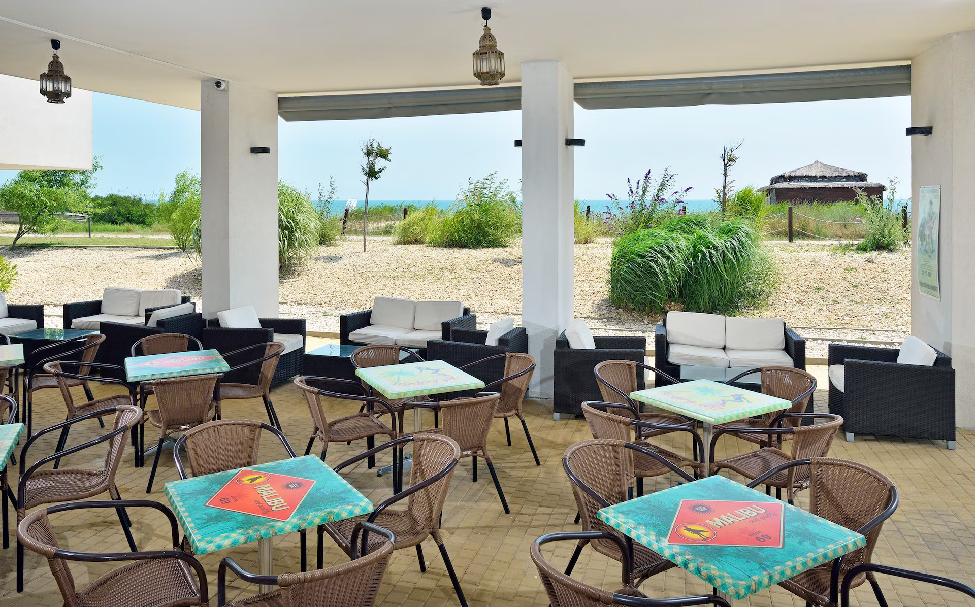 Sol Luna Bay Resort Hotel-Snek bar.jpg