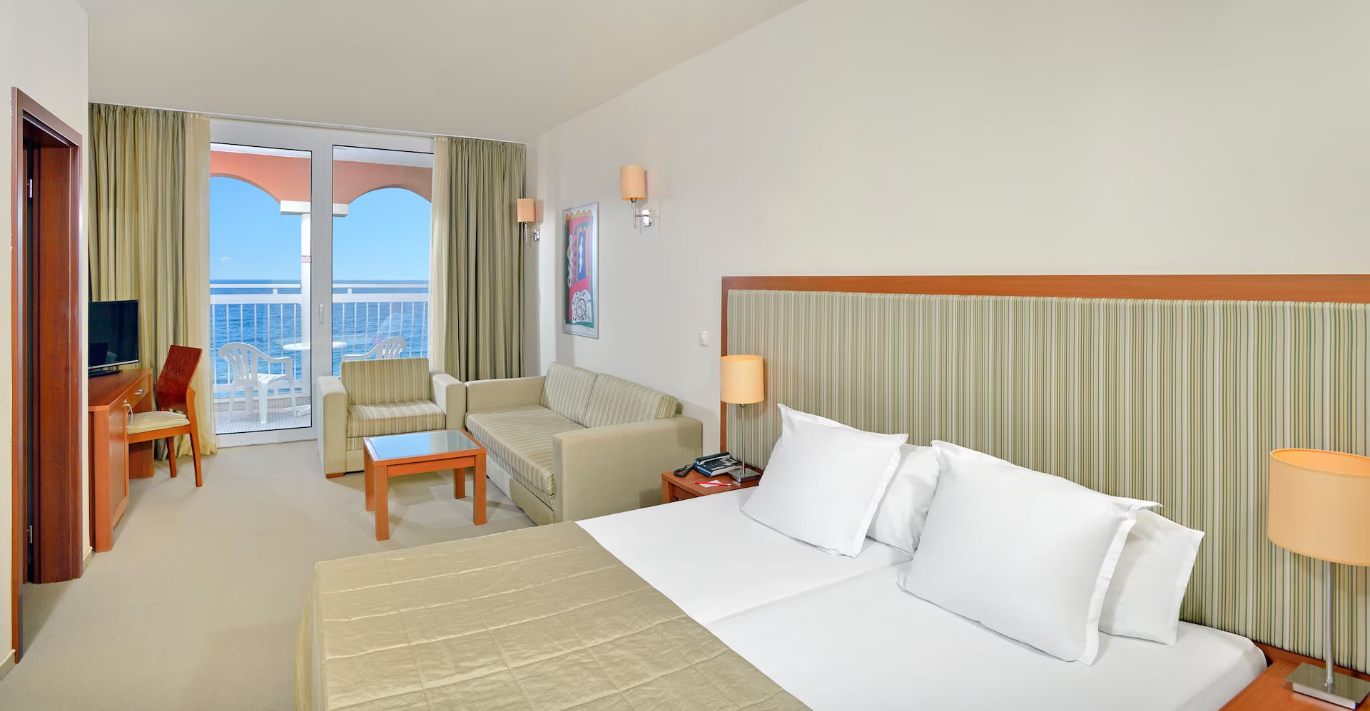 Sol Luna Bay Resort Hotel-Standardna soba pogled more.jpg
