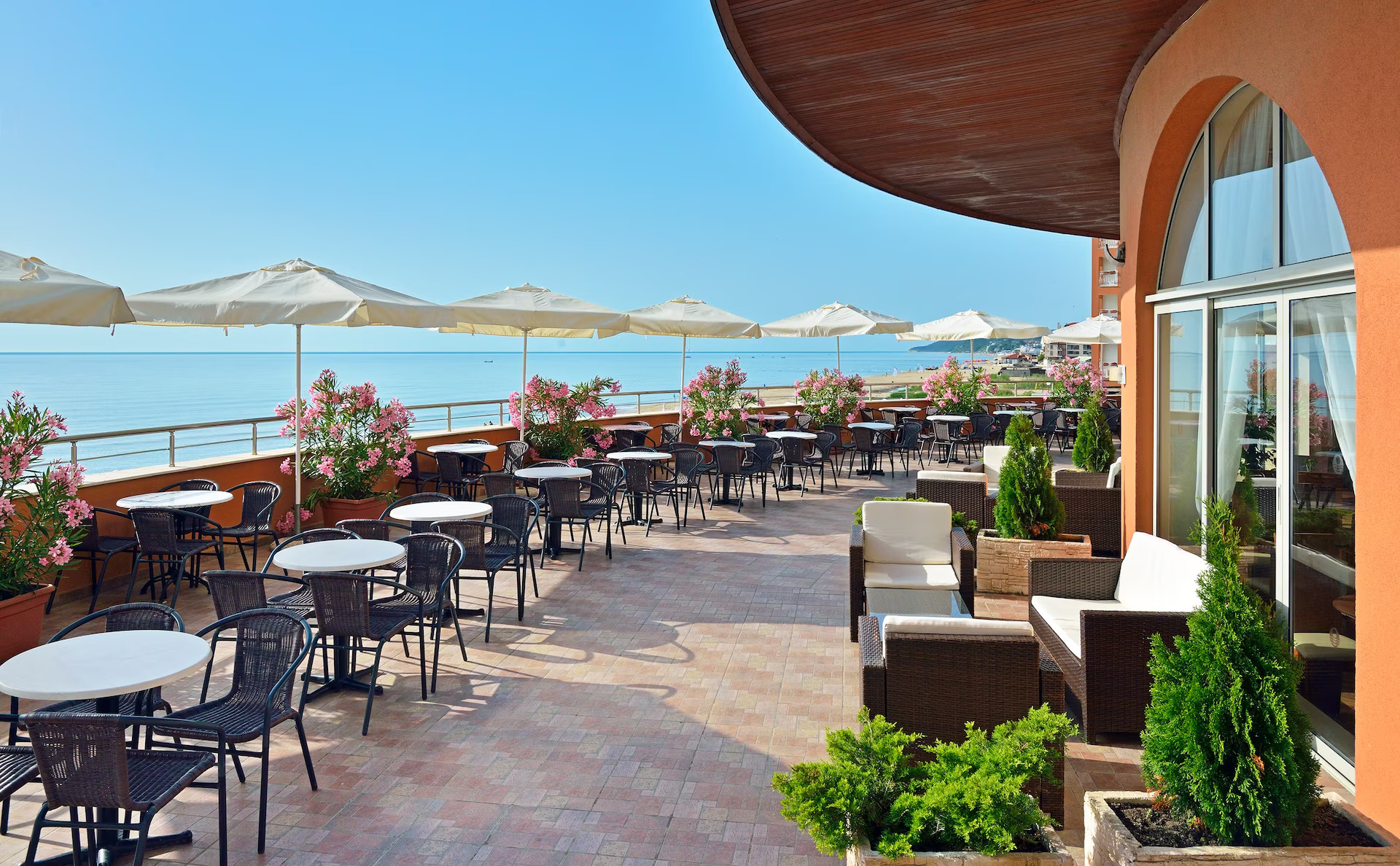 Sol Luna Bay Resort Hotel-Terasa bara.jpg
