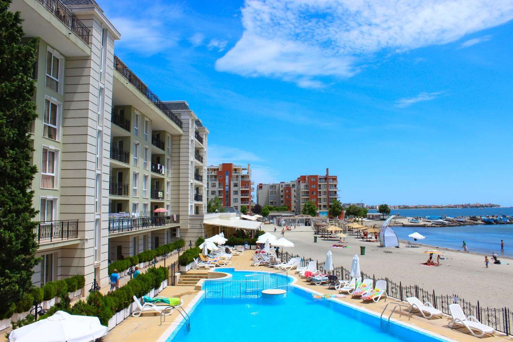 Festa Pomorie Hotel-Plaza.jpg