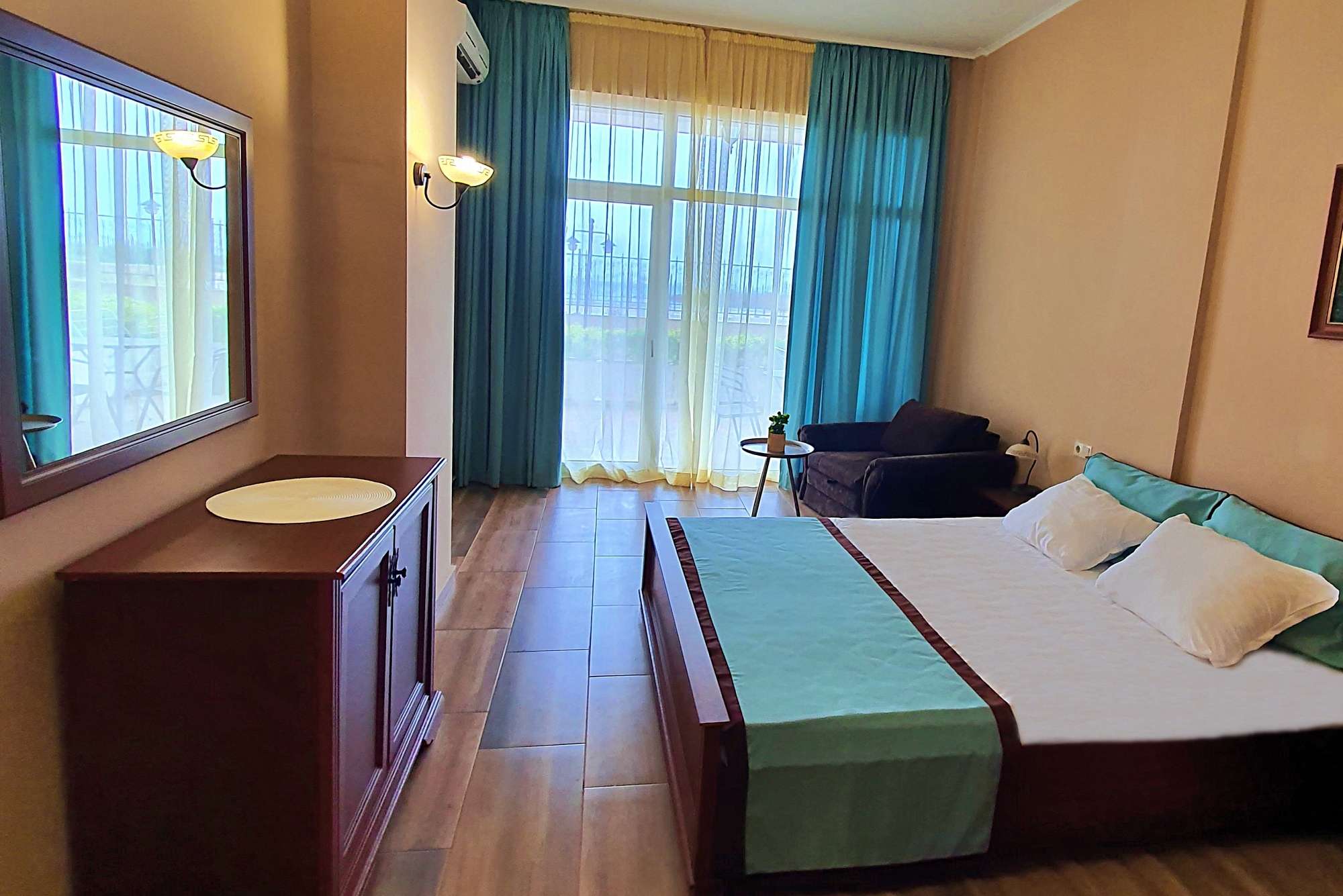 Festa Pomorie-Porodicni apartman pogled more.jpg