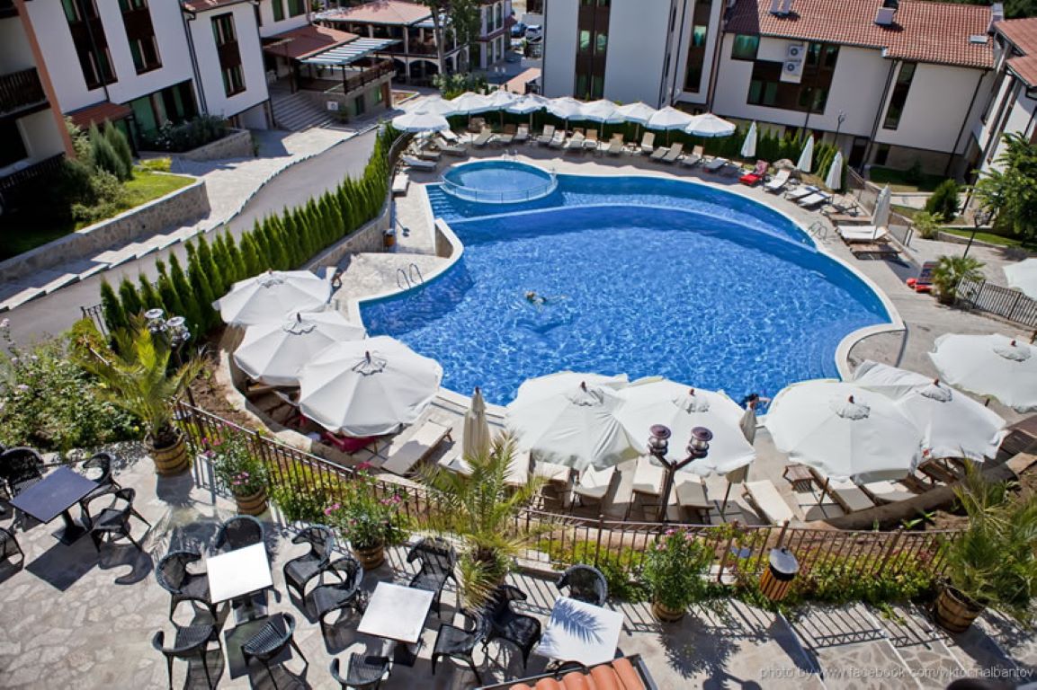 Arkutino Resort-Bazen.jpg