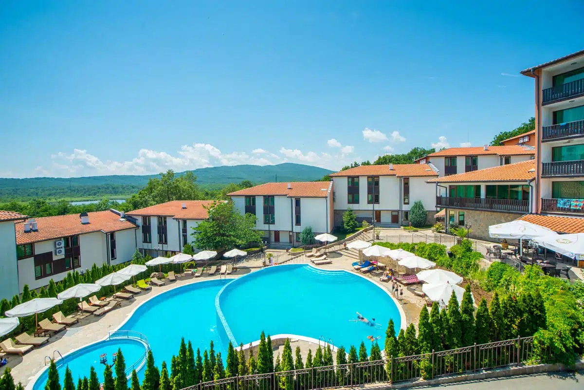 Arkutino Resort Hotel-Bazeni.jpg