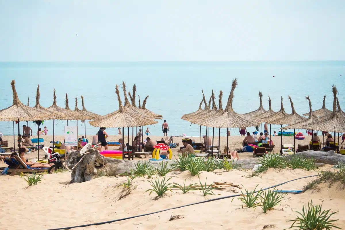 Arkutino Resort-Plaza.jpg