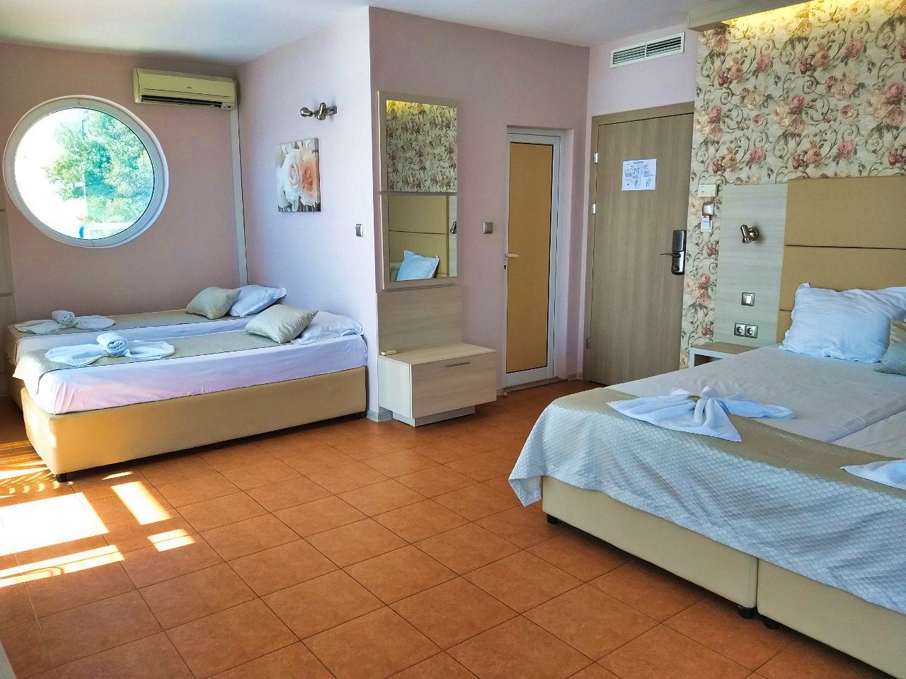 Hotel Aphrodite-Studio.jpg