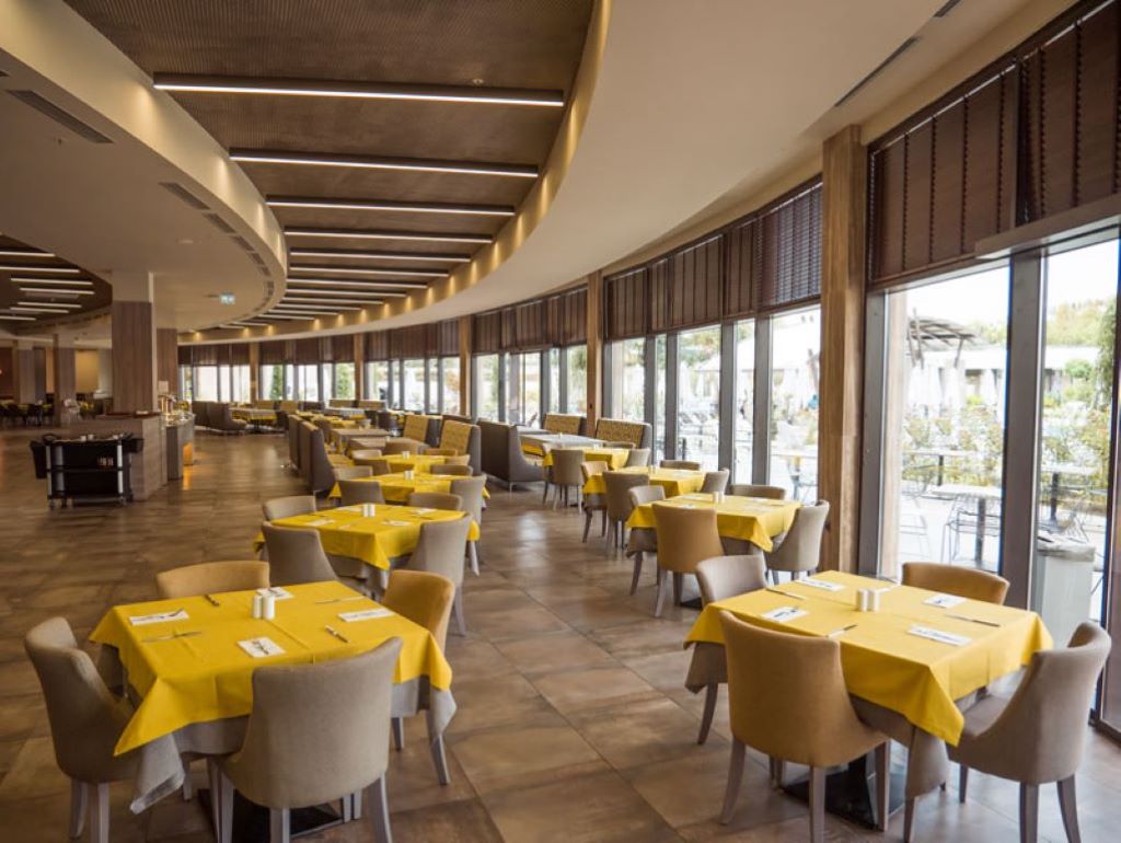 Aqua Paradise Hotel-Restoran.jpg
