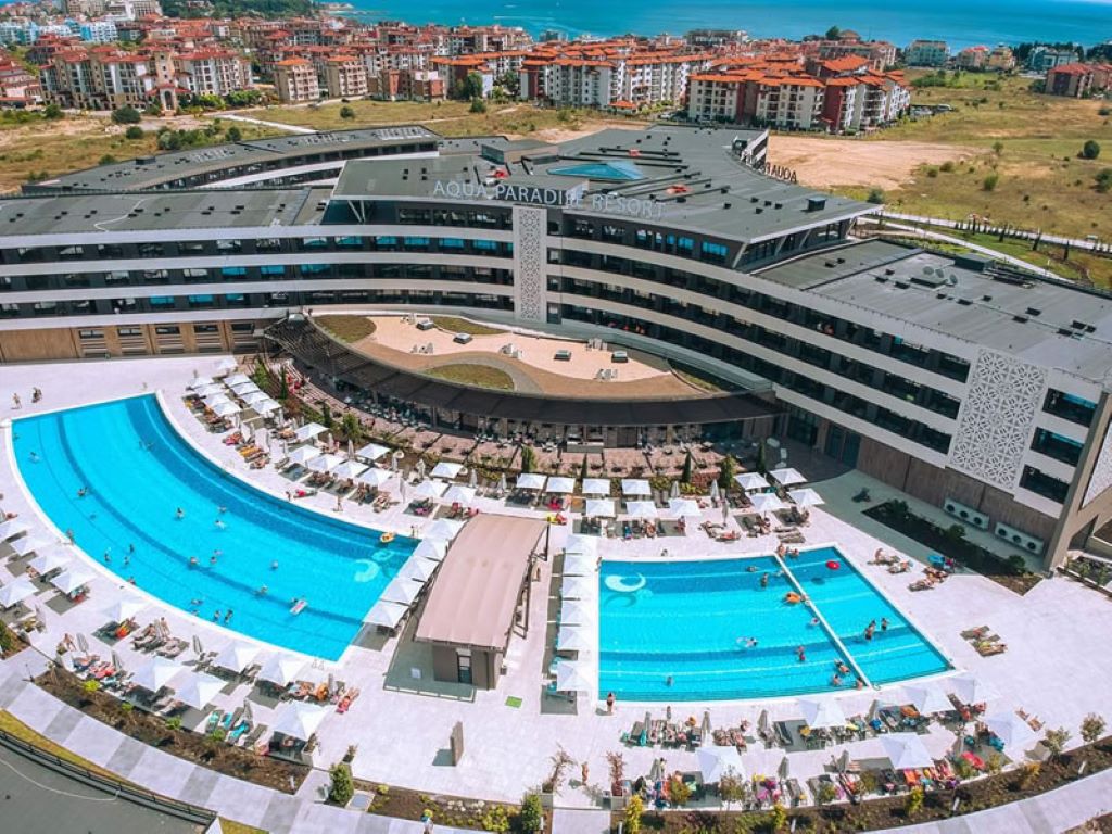 Hotel Aqua Paradise-Bazeni.jpg