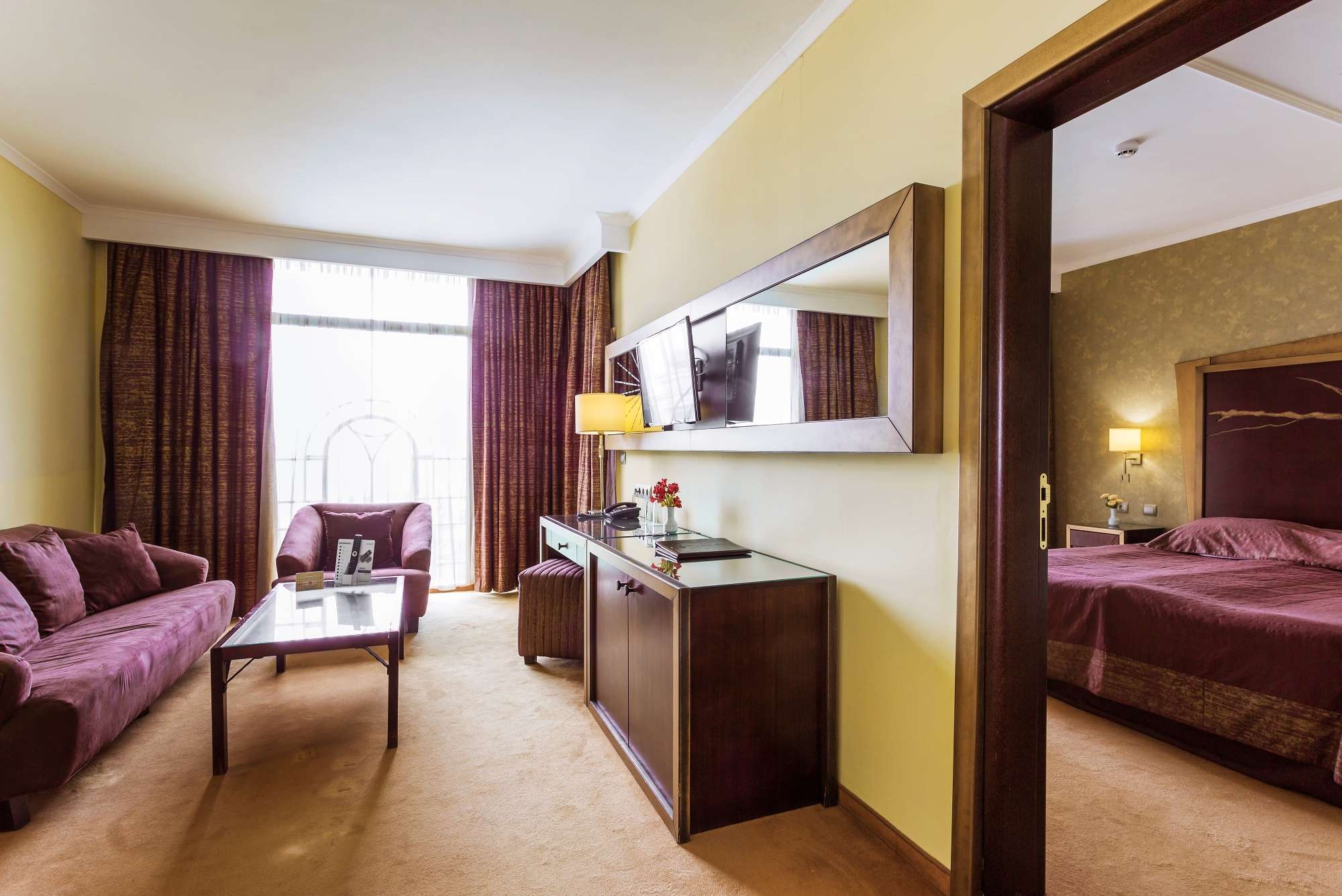 Hotel Via Pontika-Suite pogled basta.jpg