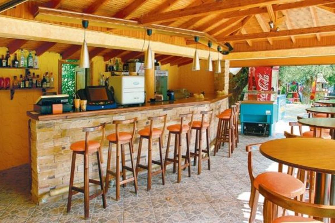Hotel Vranas-Bar.jpg