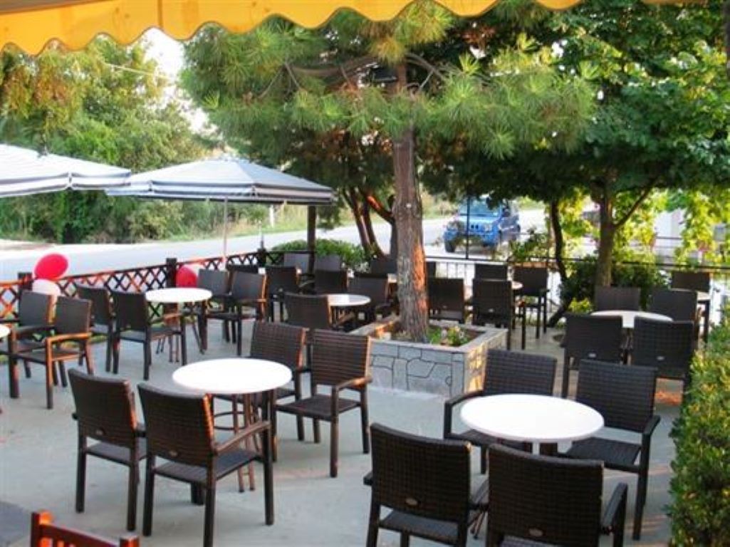 Hotel Vranas-Terasa restorana.jpg