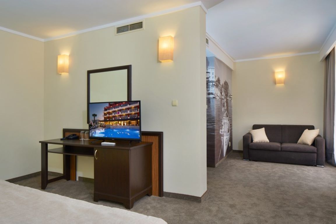Nobel hotel studio.jpg